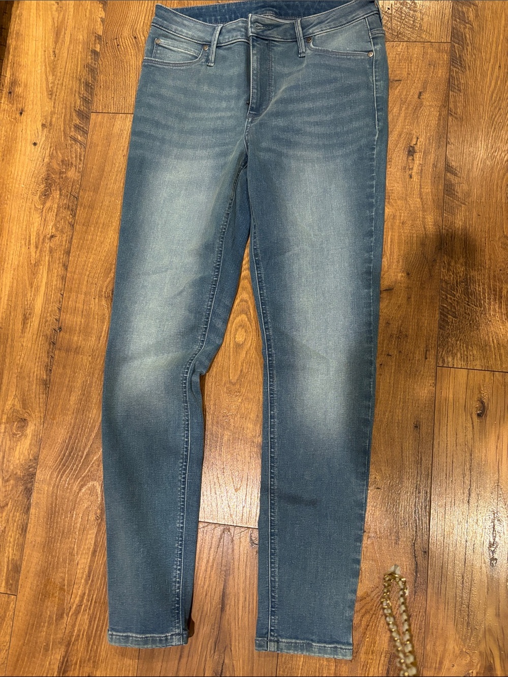 Simply Vera Wang Classic Mid Wash Skinny Jeans ~ New